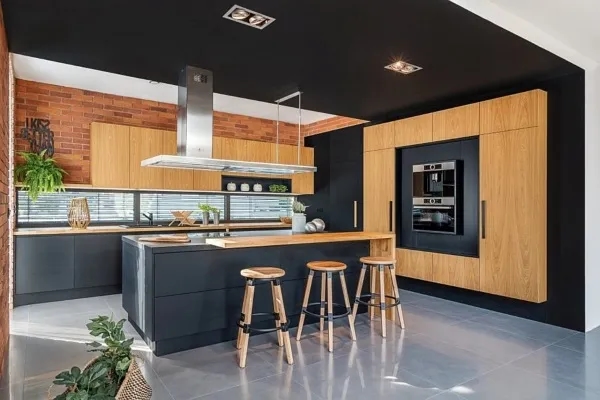 Jak położyć płytki w kuchni na podłodze bez błędów i frustracji