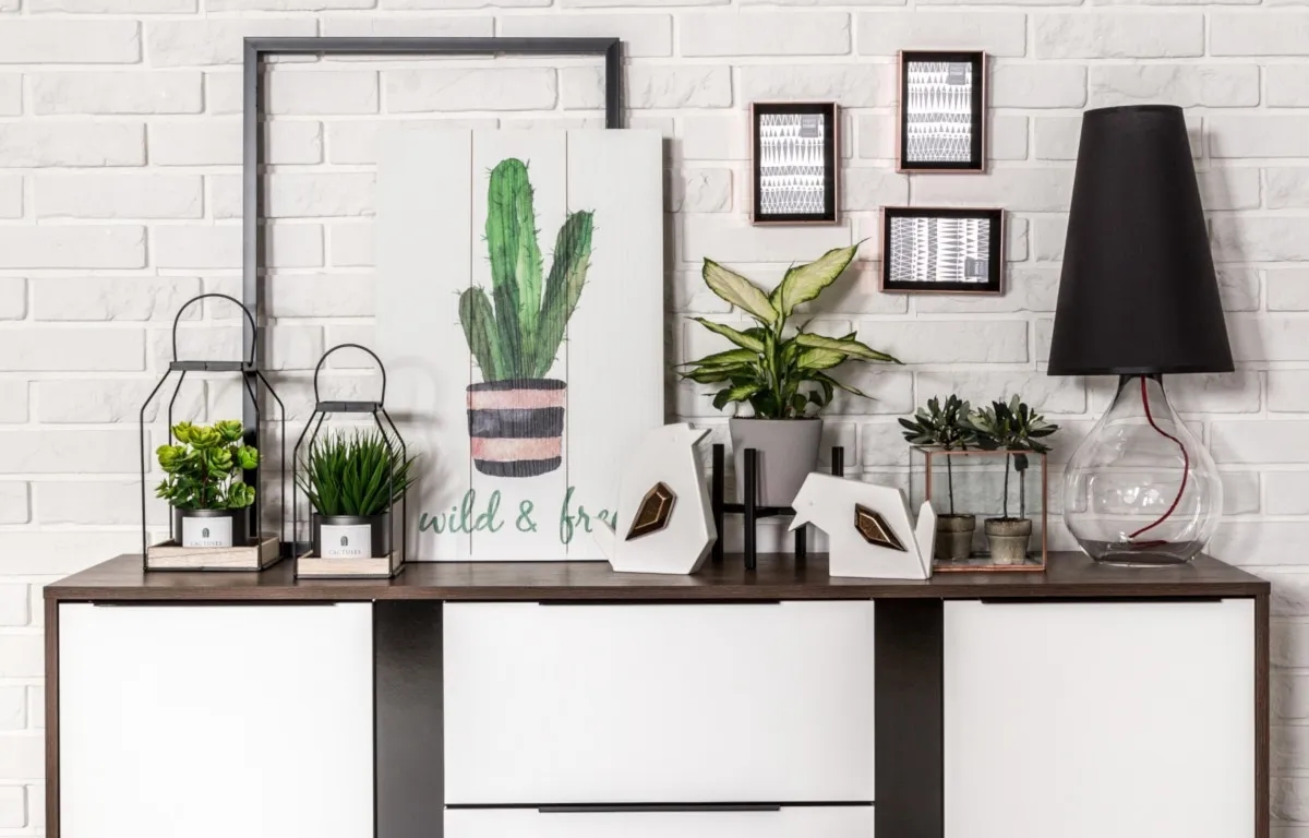 Jak wykorzystać wolny róg salonu? Kreatywne pomysły na aranżację